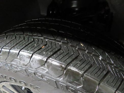 Used 2025 Ford F150 Lariat image 7