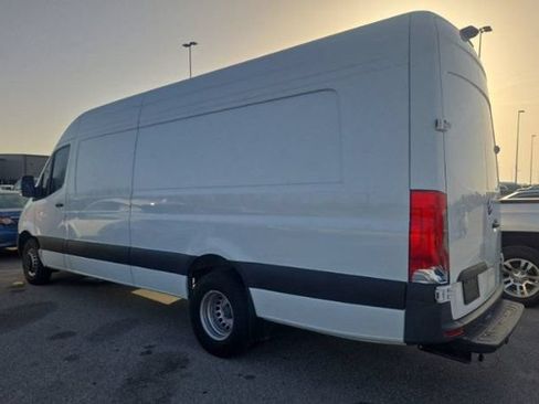 Used 2024 Mercedes-Benz Sprinter 3500 image 2