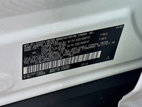 Certified 2025 Toyota RAV4 XLE FWD image 32