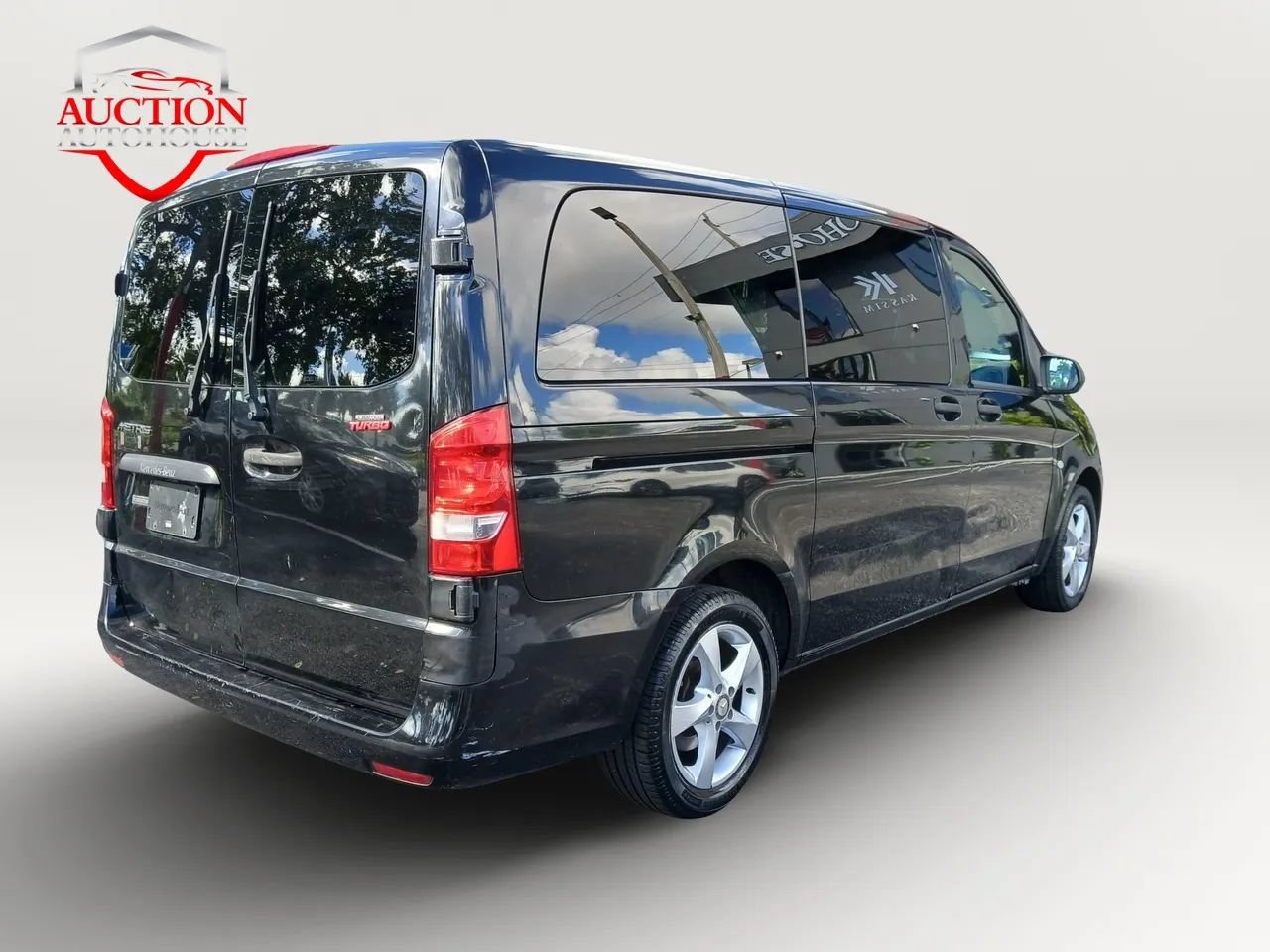 Used 2017 Mercedes-Benz Metris Passenger image 5