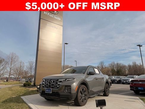 Used 2024 Hyundai Santa Cruz Night AWD/4WD image 1