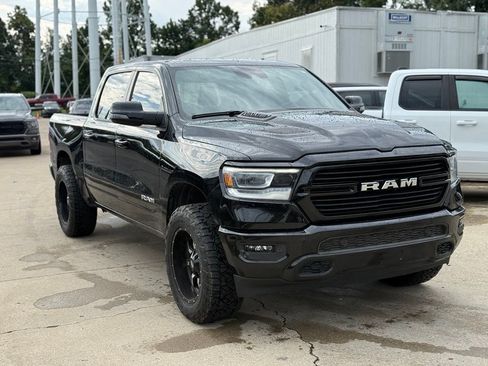 Used 2023 RAM 1500 Laramie AWD/4WD image 4