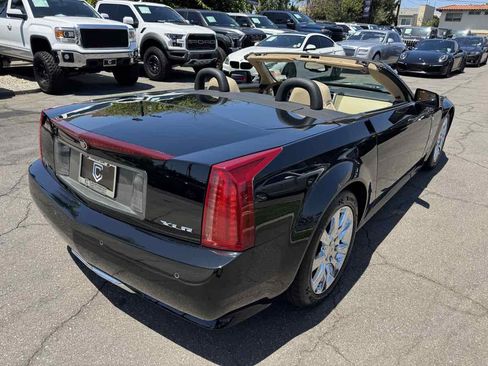 Used 2009 Cadillac XLR RWD image 11