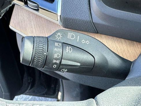 Used 2023 Volvo XC90 B6 Plus image 25