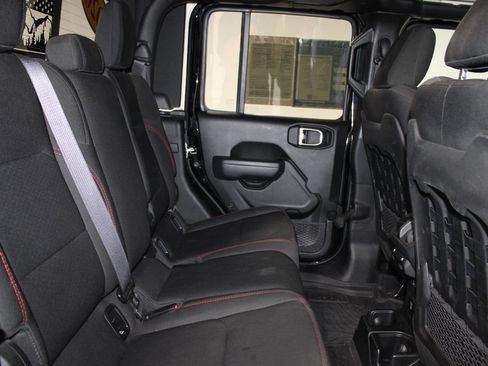 Used 2022 Jeep Gladiator Rubicon w/ Cold Weather Group AWD/4WD image 26