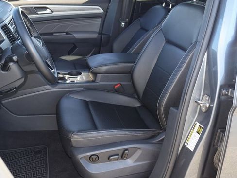 Certified 2023 Volkswagen Atlas Cross Sport SE image 12