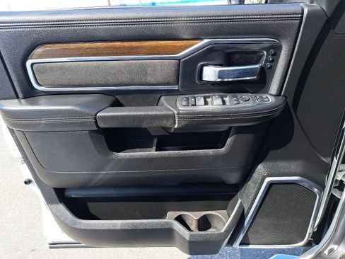 Used 2023 RAM 2500 Laramie AWD/4WD image 30