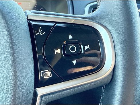 Used 2024 Volvo XC90 B5 Core w/ Climate Package image 38