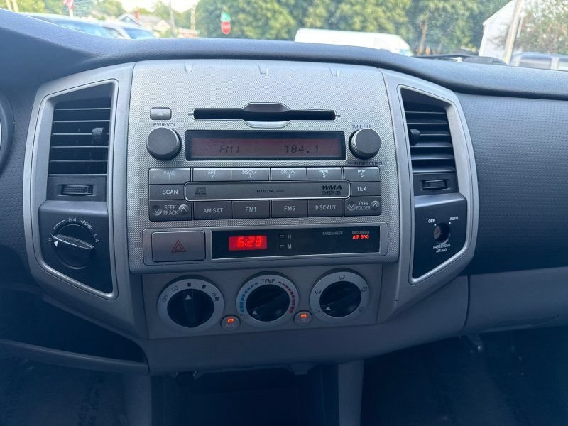 Used 2010 Toyota Tacoma 4x4 Access Cab V6 w/ TRD Off-Road Pkg image 24