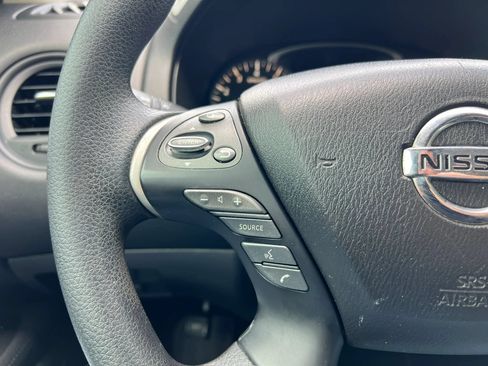 Used 2017 Nissan Pathfinder S FWD image 23
