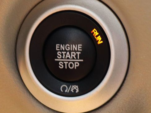 Used 2022 Chrysler Voyager LX FWD image 55