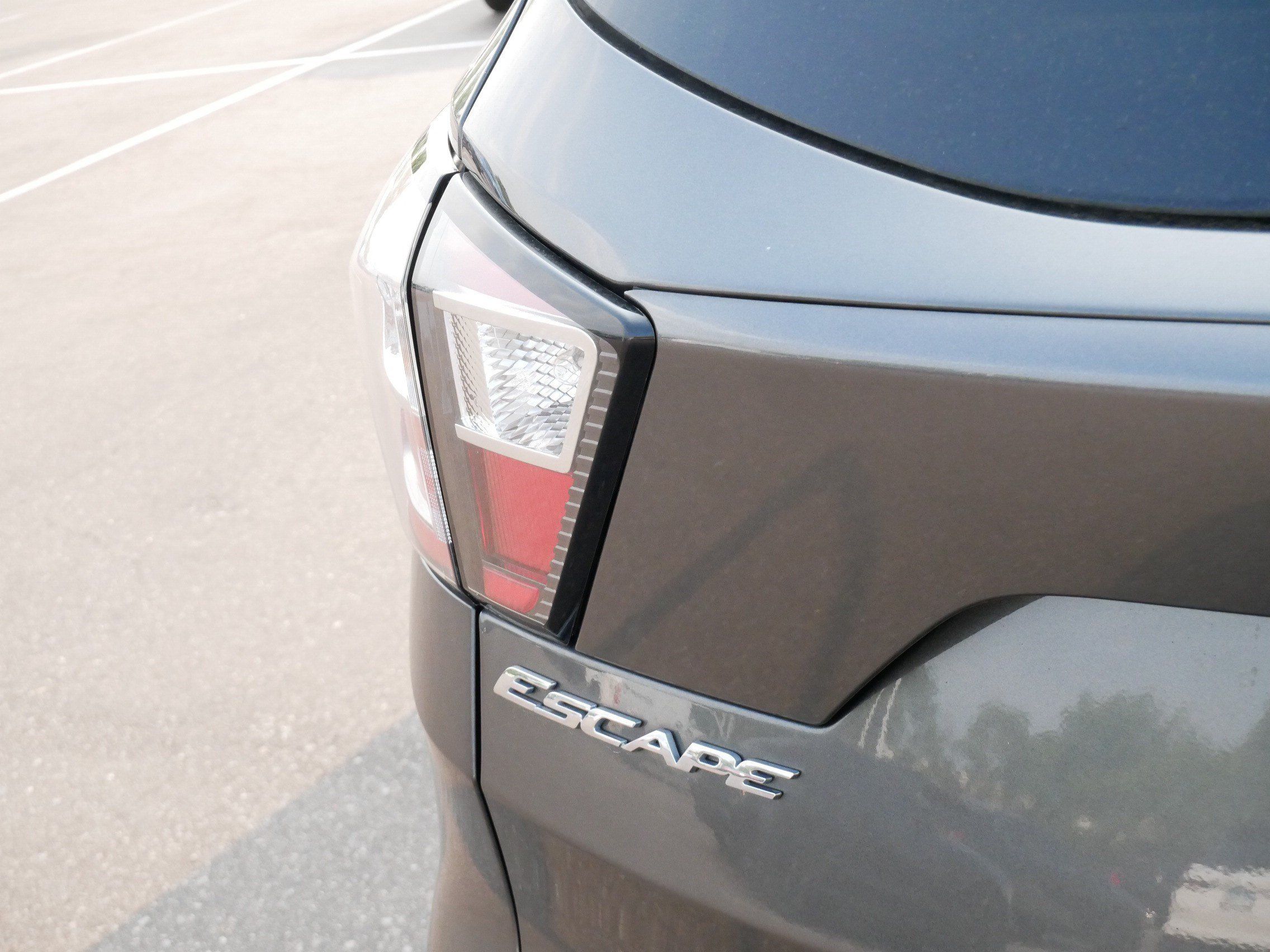 Used 2018 Ford Escape Titanium AWD/4WD image 17