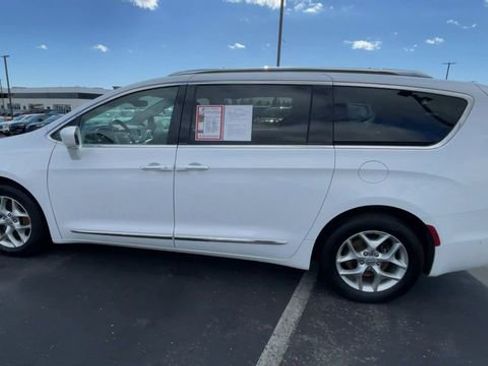 Used 2019 Chrysler Pacifica Touring-L Plus w/ Advanced Safetytec Group image 7