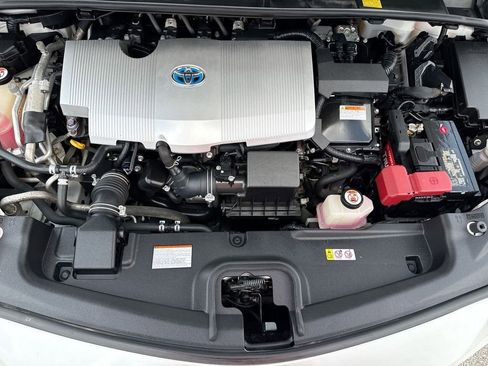 Certified 2018 Toyota Prius Prime Premium FWD image 17