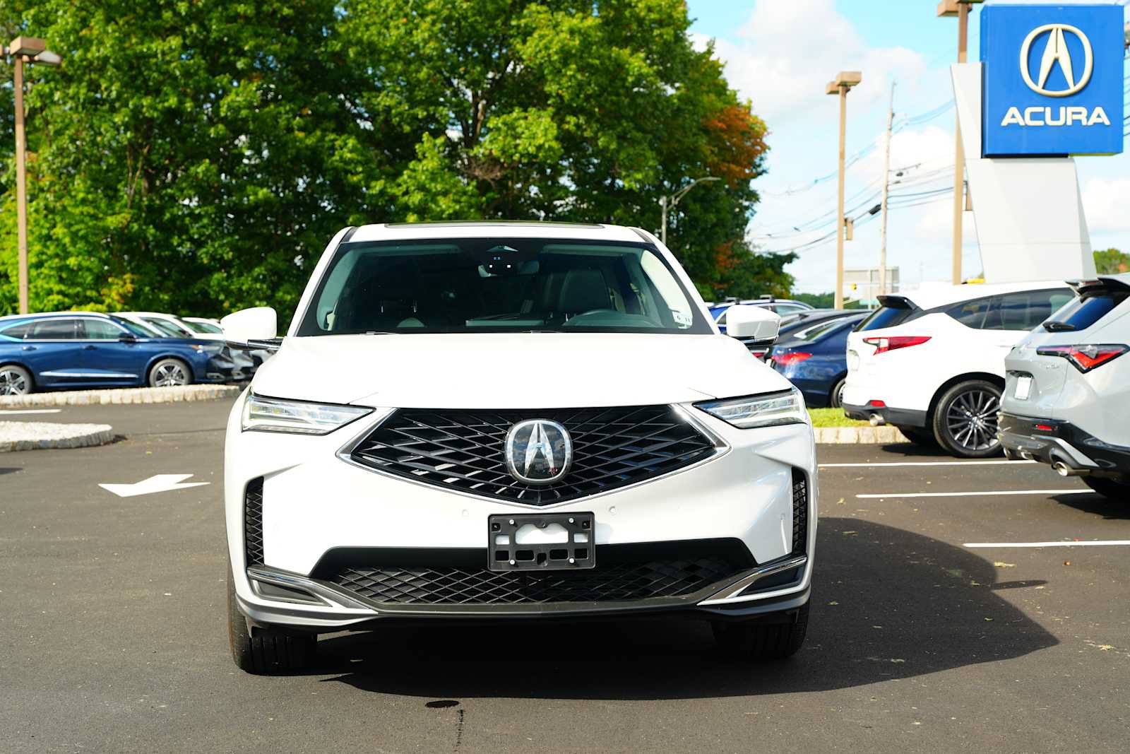 Used 2026 Acura MDX w/ Technology Package AWD/4WD image 2
