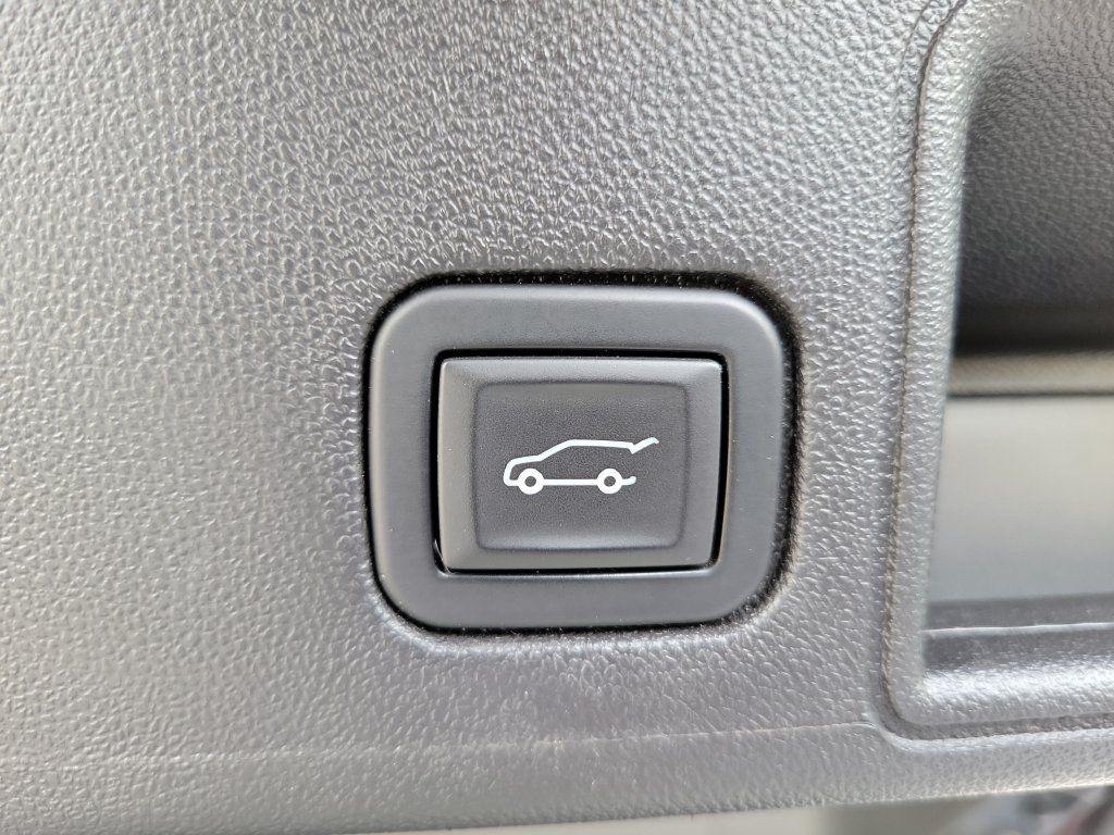 Used 2024 GMC Terrain SLE w/ Driver Convenience Package AWD/4WD image 10