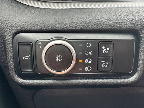 Used 2023 Ford Explorer XLT w/ Equipment Group 202A AWD/4WD image 26