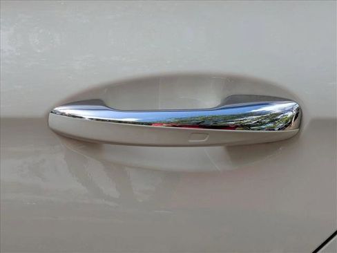 Used 2018 Mercedes-Benz E 300 image 19