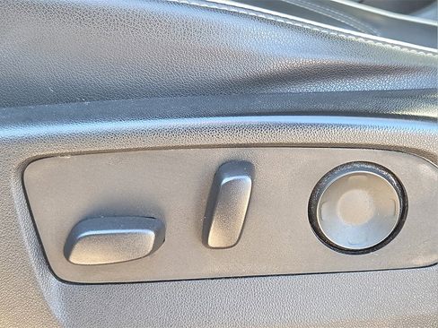 Used 2021 Chevrolet Tahoe Premier w/ Premium Package image 18