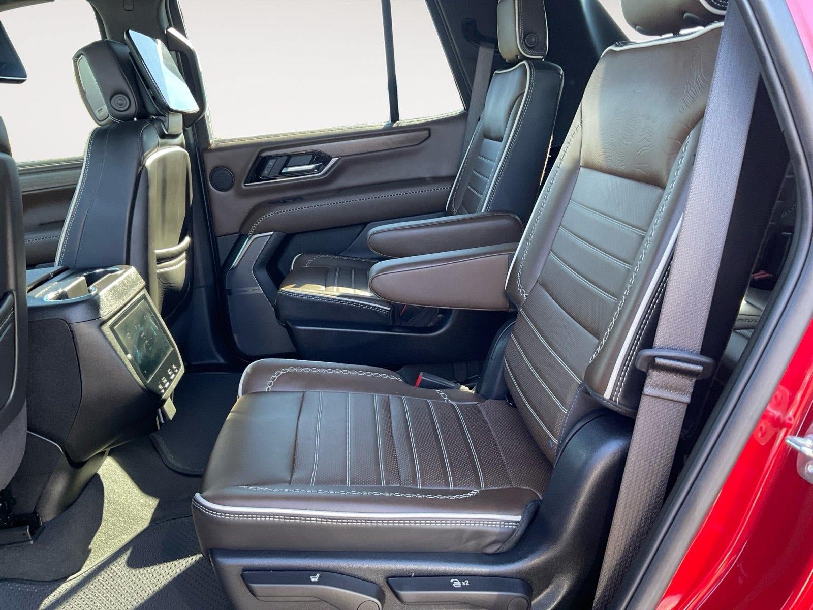 Certified 2025 GMC Yukon Denali Ultimate AWD/4WD image 13