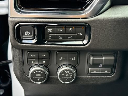 New 2026 GMC Yukon XL Denali w/ Denali Reserve Package AWD/4WD image 19