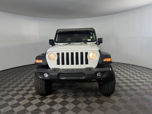 Used 2018 Jeep Wrangler Unlimited Sport AWD/4WD image 3
