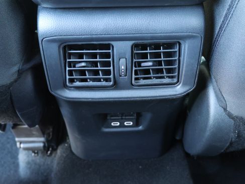 Used 2025 Toyota RAV4 XLE FWD image 13