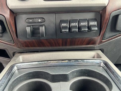 Used 2016 Ford F250 Lariat w/ Lariat Ultimate Package AWD/4WD image 25