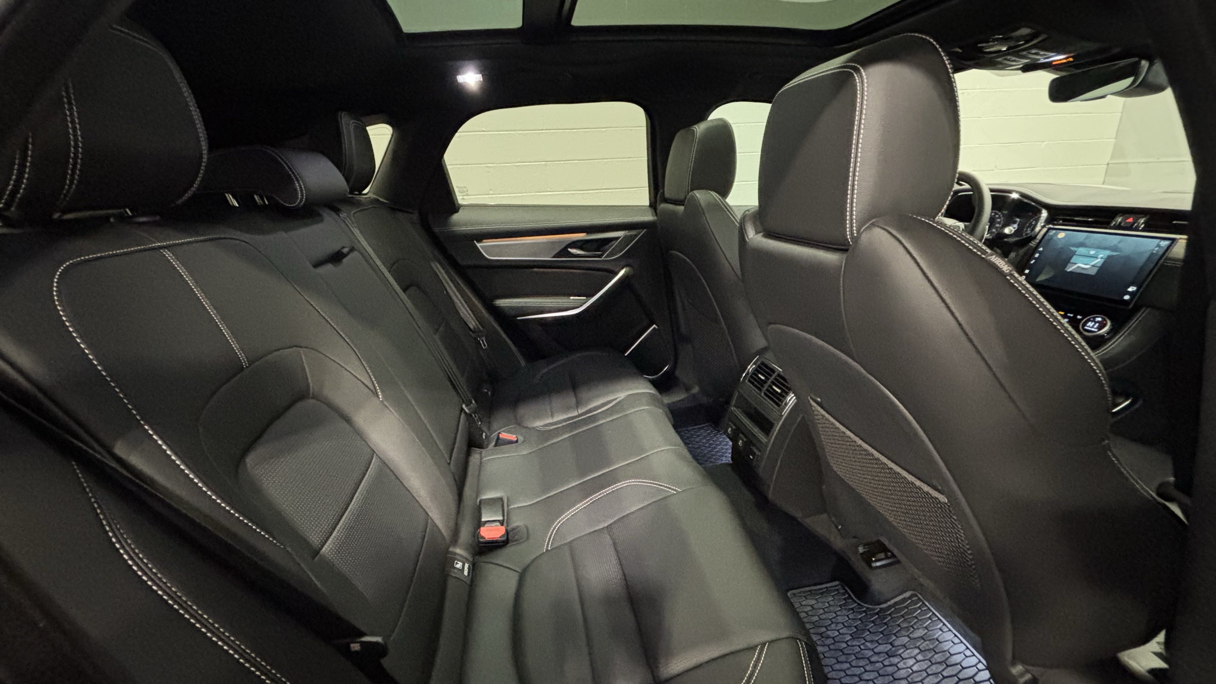 New 2026 Jaguar F-PACE R-Dynamic S AWD/4WD image 16