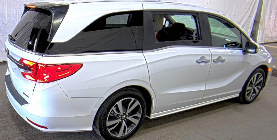 Used 2023 Honda Odyssey Touring image 5