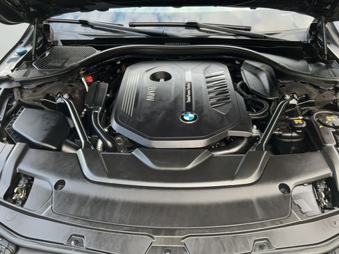 Used 2018 BMW 740i RWD image 23