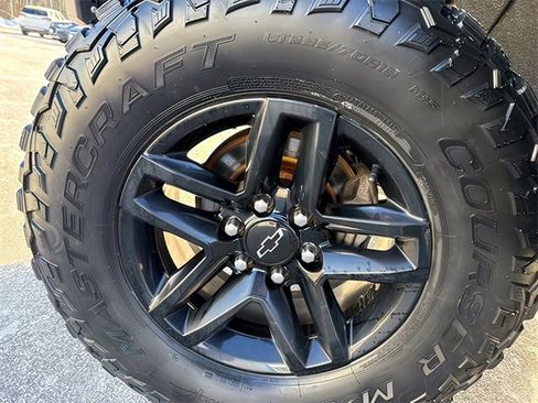 Used 2019 Chevrolet Silverado 1500 Custom Trail Boss w/ Custom Convenience Package image 15