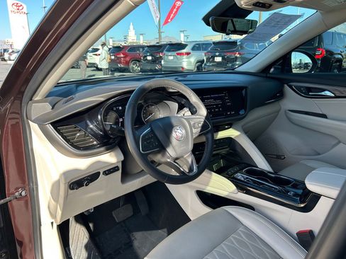 Used 2023 Buick Envision Avenir image 10