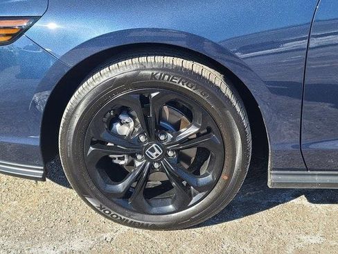 Used 2025 Honda Accord SE image 32