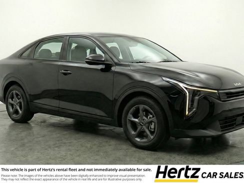 Used 2025 Kia K4 LXS image 1