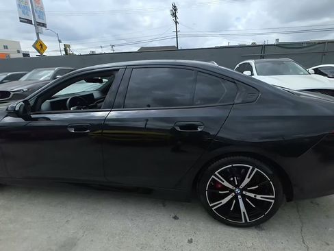 Used 2026 BMW 530i w/ M Sport Package RWD image 2