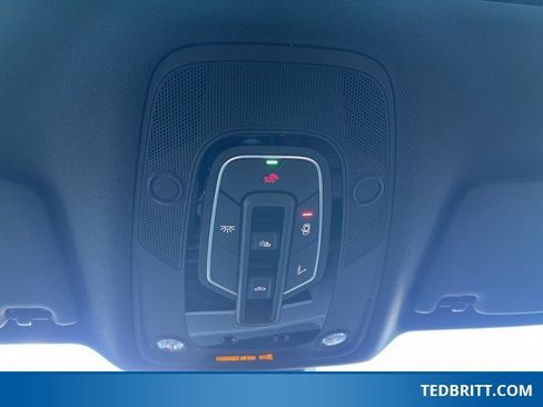 Used 2022 Audi Q5 2.0T Prestige w/ Prestige Package image 38