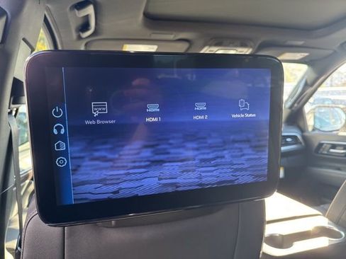 New 2026 Chevrolet Suburban Premier image 9