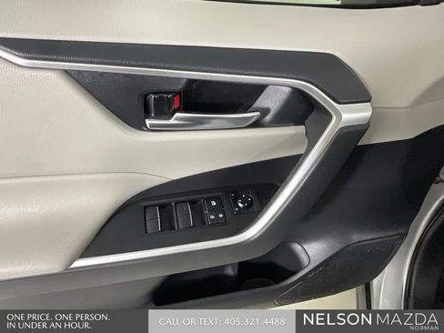 Used 2020 Toyota RAV4 XLE Premium FWD image 17