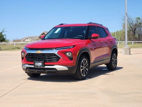New 2026 Chevrolet TrailBlazer LT FWD image 3