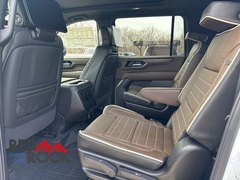 New 2026 GMC Yukon XL Denali Ultimate w/ LPO, Floor Liner Package AWD/4WD image 12