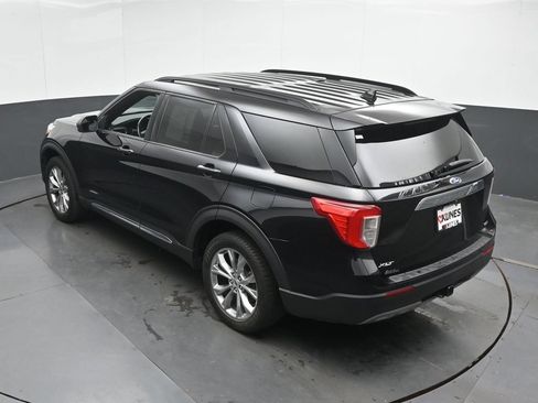 Used 2020 Ford Explorer XLT w/ Equipment Group 202A AWD/4WD image 38