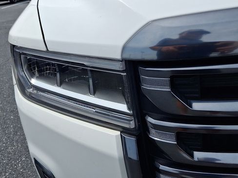 Certified 2023 GMC Acadia AT4 AWD/4WD image 9