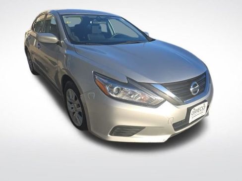 Used 2018 Nissan Altima 2.5 S w/ S Convenience Package image 1