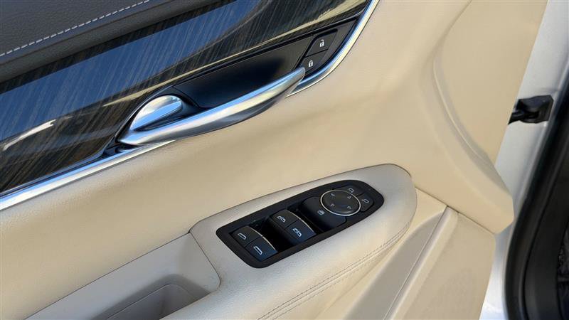 Used 2019 Cadillac XT5 FWD image 22