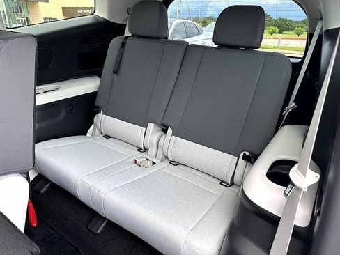 New 2026 Hyundai Ioniq 9 SE image 19