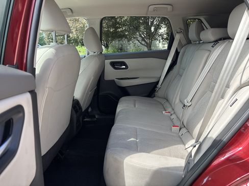 Used 2025 Nissan Rogue SV AWD/4WD image 29