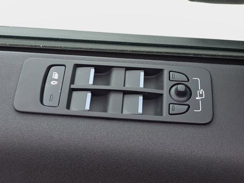 New 2026 Land Rover Discovery Sport Landmark AWD/4WD image 29