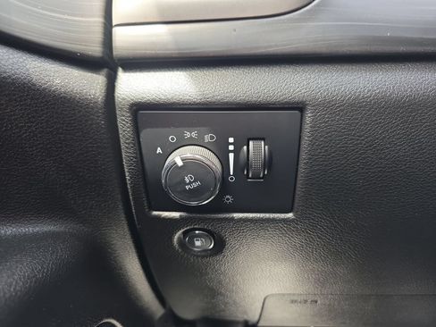 Used 2022 Jeep Grand Cherokee Laredo X AWD/4WD image 42