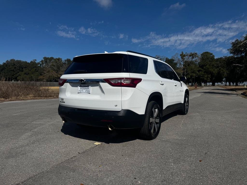 Used 2019 Chevrolet Traverse LT w/ LT Premium Package FWD image 5